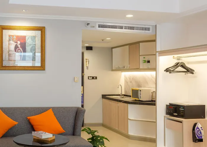 Отель Furamaxclusive Sukhumvit 4*