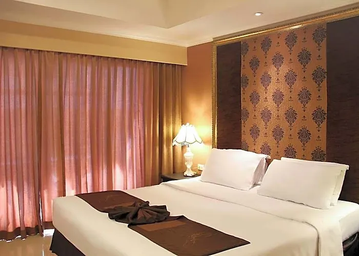 Отель Furamaxclusive Sukhumvit 4*